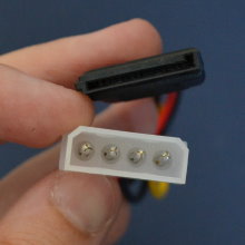 Переходник питания Molex 4-pin to SATA Atcom (3798)